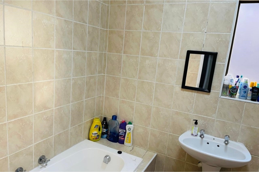 To Let 2 Bedroom Property for Rent in Parklands Western Cape